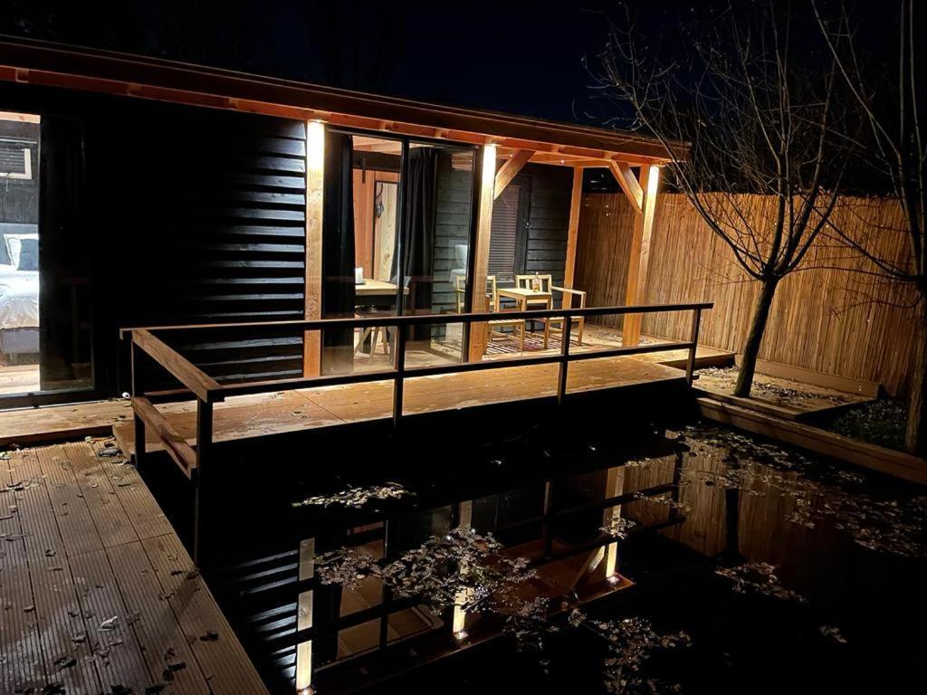 Casa Aan De Plas, B&B Met Sauna En Hottub Of Jacuzzi Nieuwkoop エクステリア 写真