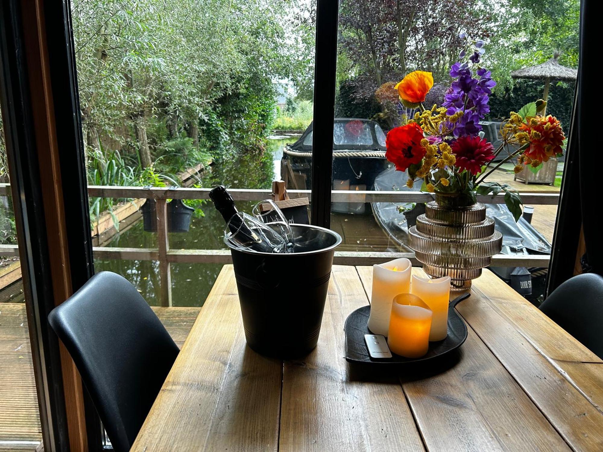 Casa Aan De Plas, B&B Met Sauna En Hottub Of Jacuzzi Nieuwkoop エクステリア 写真